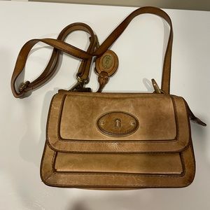 GUC Fossil Vintage Tan Leather Crossbody!